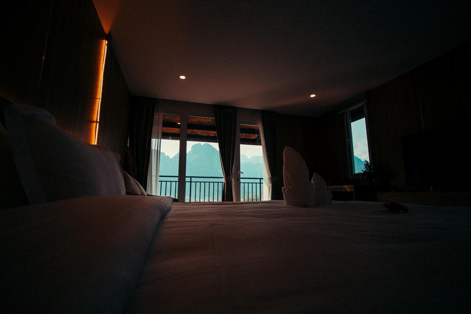 The Elephant Crossing Hotel Vang Vieng Exterior foto